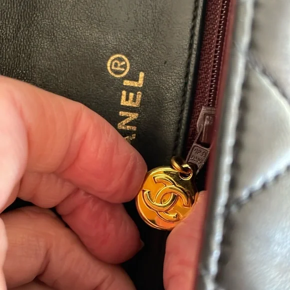 🥂🌟HOST PICK🥂🌟Absolutely Stunning Vintage Lambskin Chanel Crossbody Bag - Picture 14 of 15